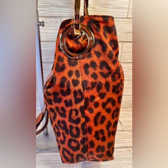 061-JPK Paris Animal Print Nylon shoulder bag w/ crossbody strap - Picture 6 of 11